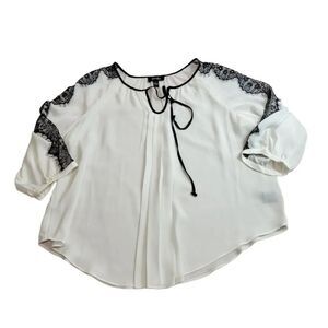 By & by blouse L